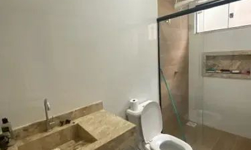 Vendo Essa Casa Com ...