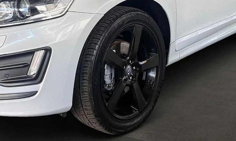 Volvo Xc 60 T-5 R-De...