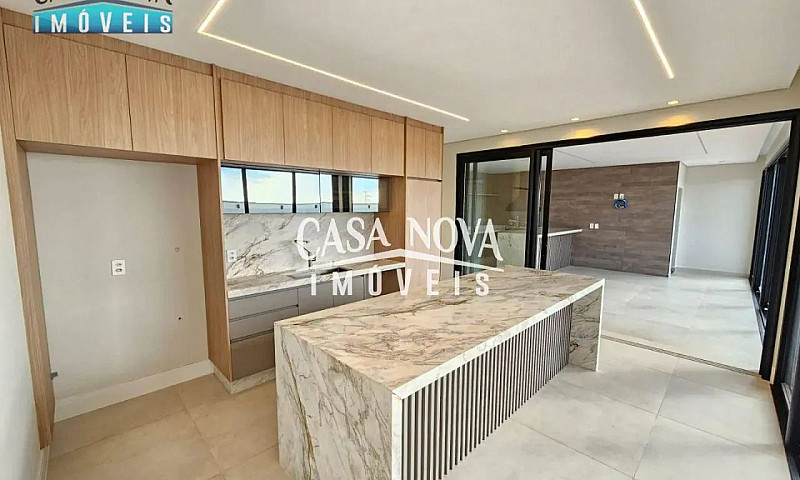 Casa Com 4 Dormitóri...