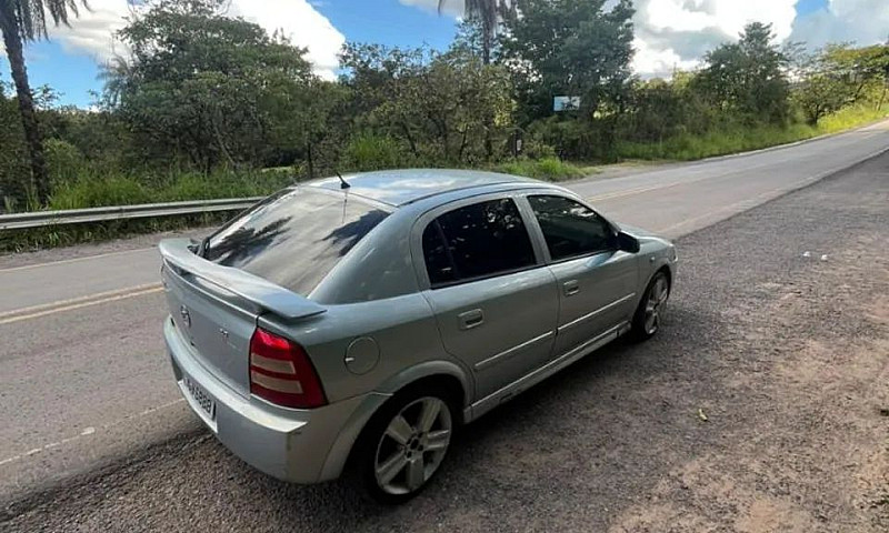 Chevrolet Astra Adva...