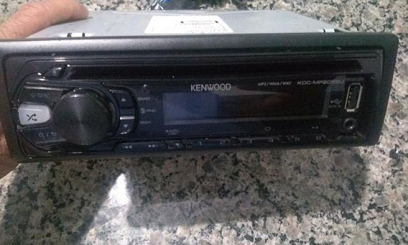 Rádio Kenwood...