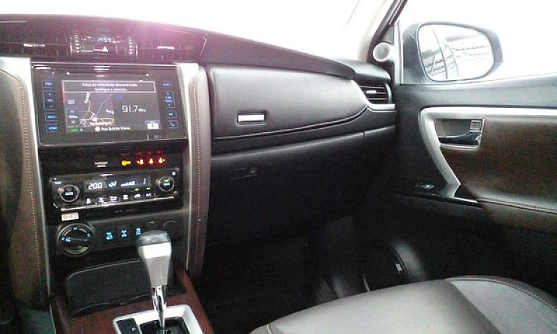 Toyota Hilux Sw4 Srx...