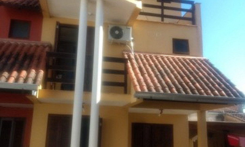 Canoas - Casa Padrão...