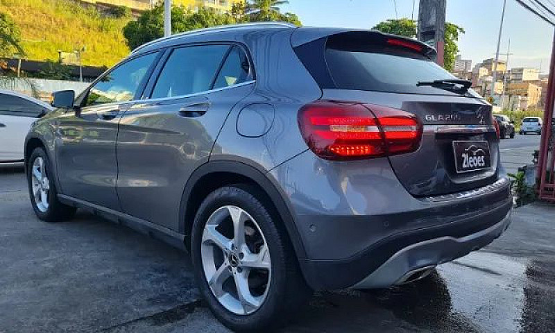 Merceds Benz Gla 200...