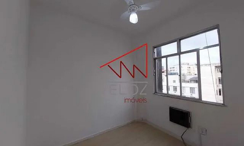 Apartamento-À Venda-...