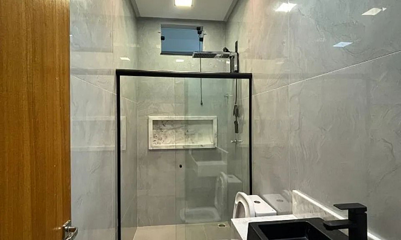 Vende-Se Casa De Alt...