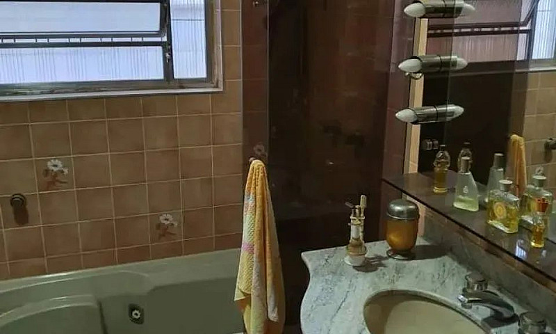 Sobrado- 267M², Deod...