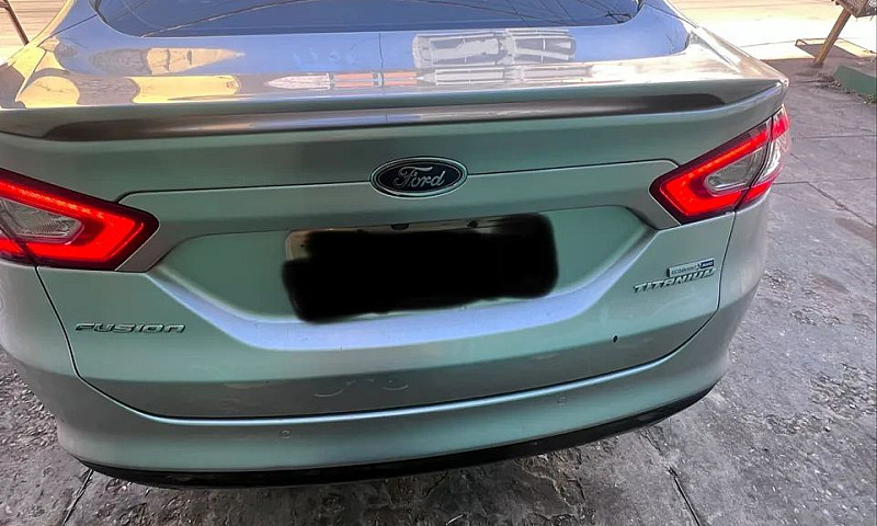 Ford Fusion Titanium...