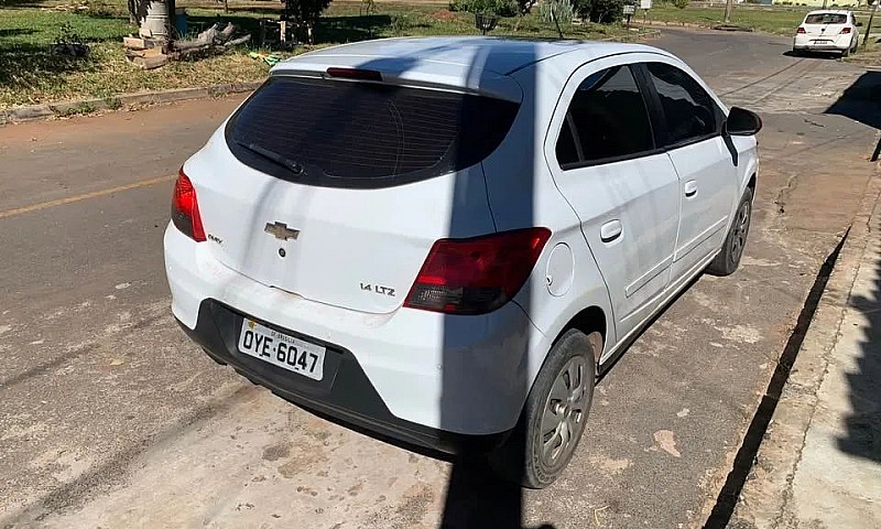 Chevrolet Onix Hatch...