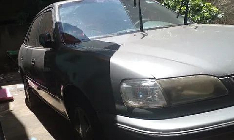 Corolla 2001...
