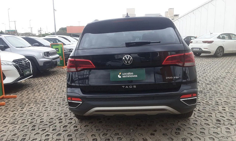 Volkswagen Taos Comf...