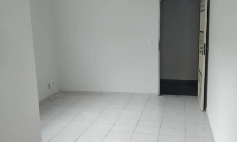 Kitinete Na Rua Cole...