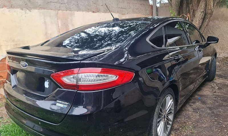 Ford Fusion Titanium...