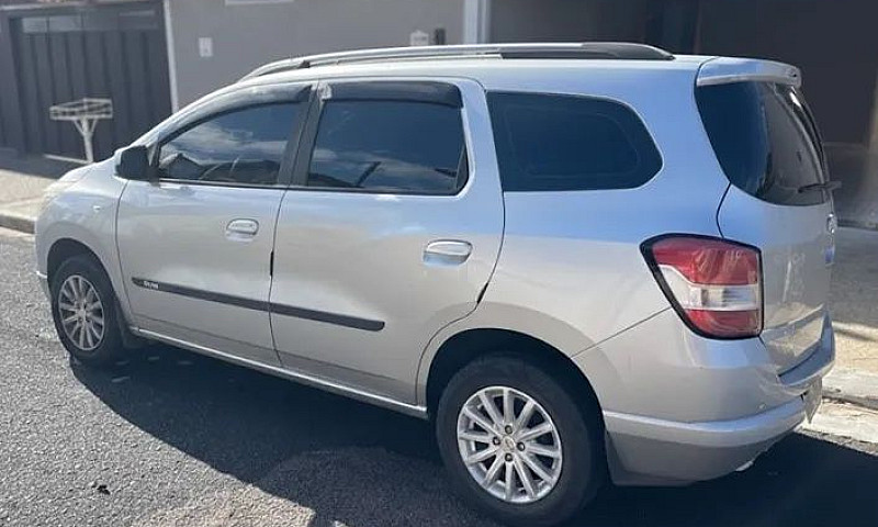 Chevrolet Spin Lt 1....