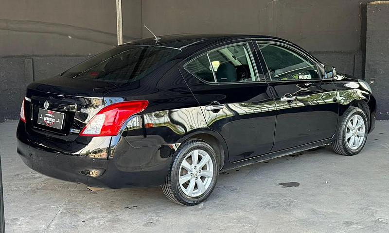 Nissan Versa Sl 1.6 ...