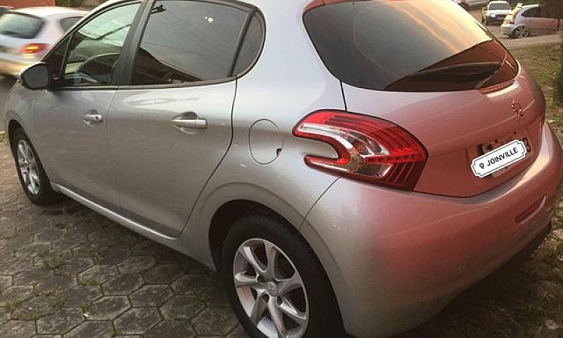 Peugeot 208 Allure 2...