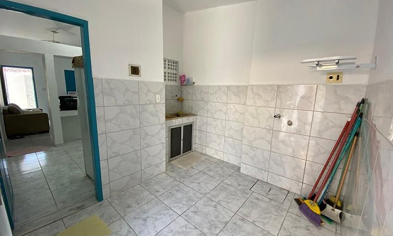 Casa Com 4 Qts Sendo...