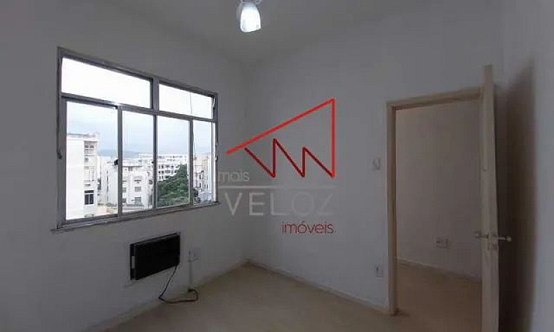 Apartamento-À Venda-...