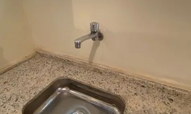 Alugo Ótima Casa Rec...