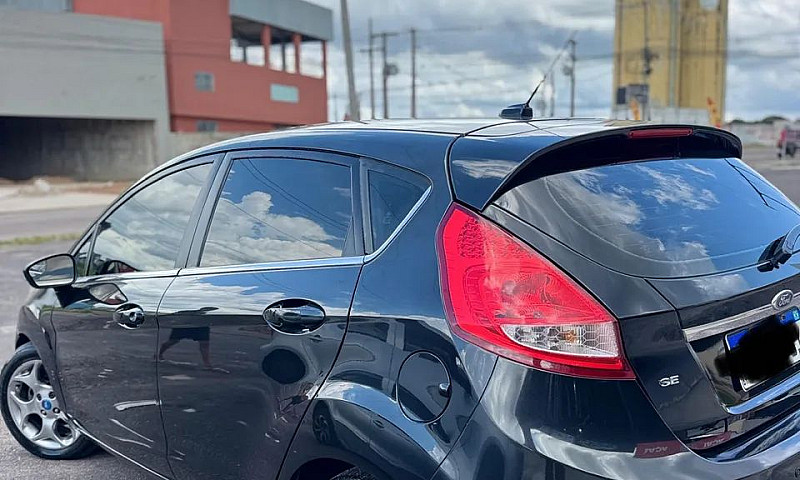 Ford Fiesta Se 1.6 1...