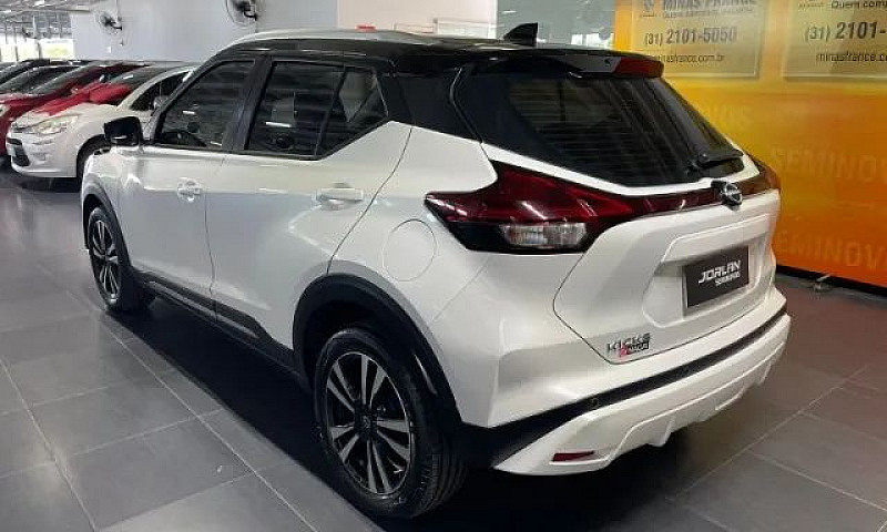 Nissan Kicks Exclusi...