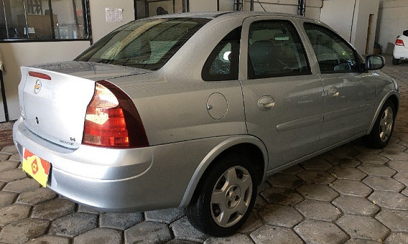 Corsa Sedan Premium ...