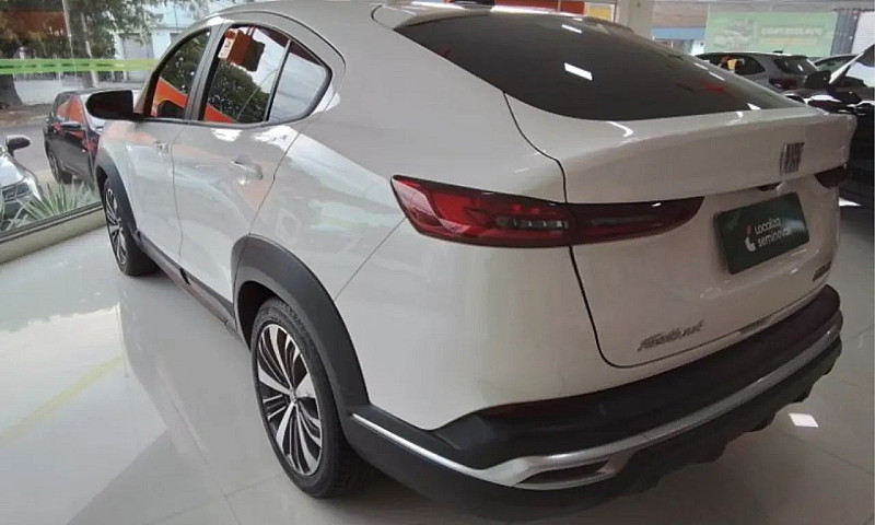 Fiat Fastback 2024 1...