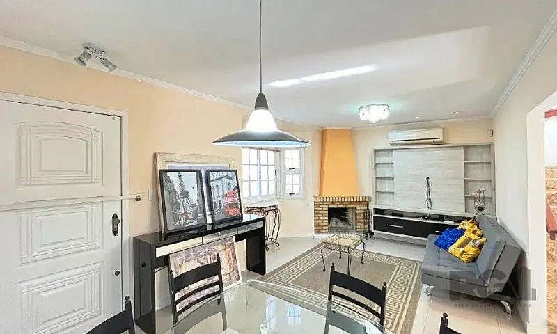 Com 119,93 M² De Áre...