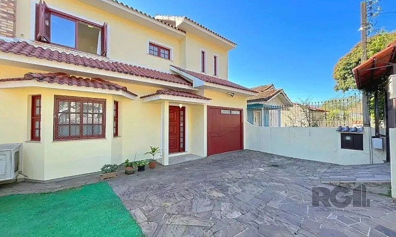 Com 119,93 M² De Áre...