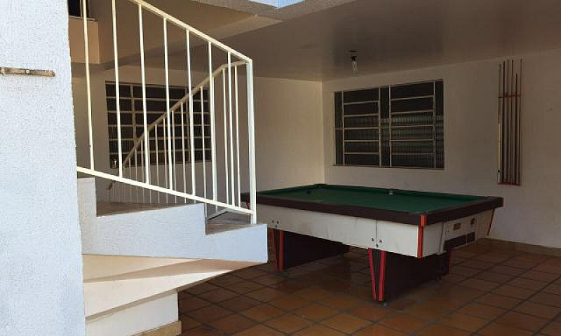 Vende-Se Casa Jardim...