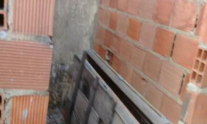 Vende Se Um Terreno ...