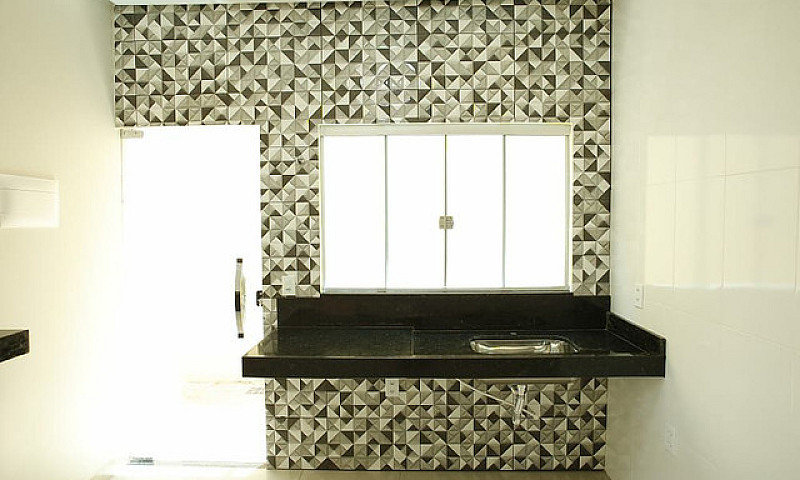 Casa Nova De Três Su...