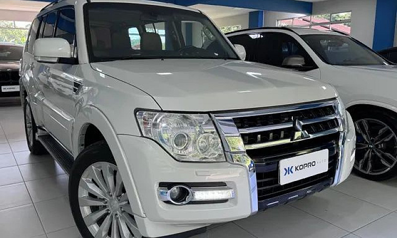 Mitsubishi Pajero Fu...