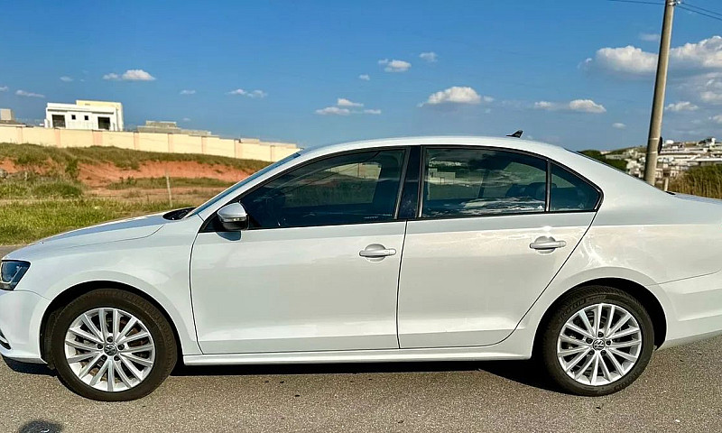 Volkswagen Jetta Com...