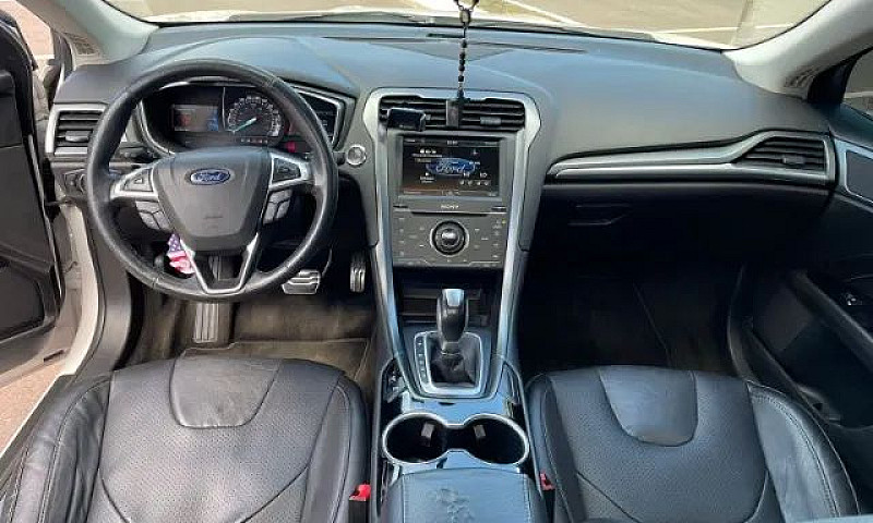 Ford Fusion Titanium...
