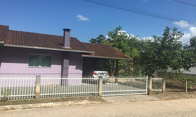 Linda Casa No Centro...