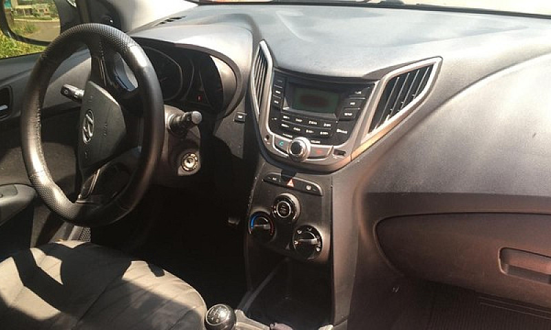 Vendo Esse Hb20 2013...