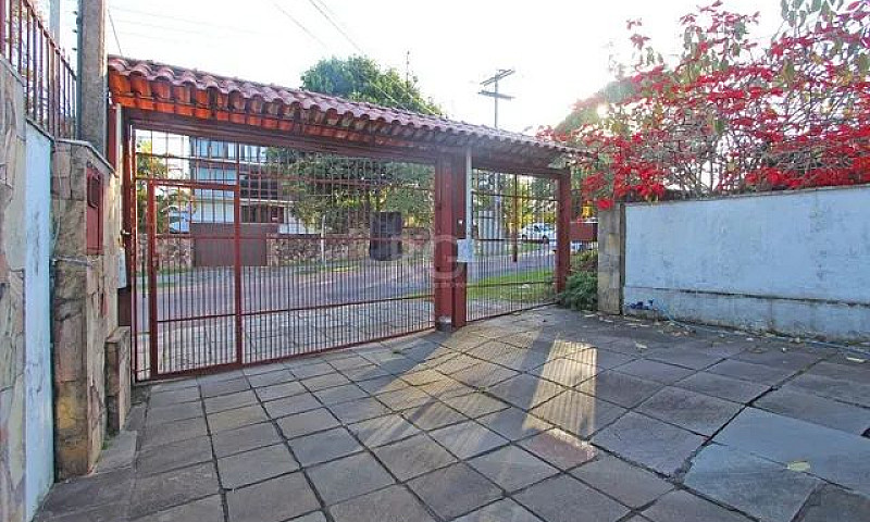 Casa Localizada Na C...