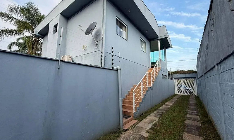 Casa Com 3 Quartos À...