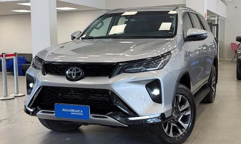 Toyota Hilux Sw4 Srx...