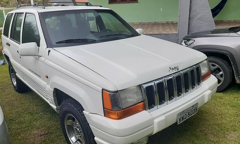 Cherokee Laredo 6Cc ...