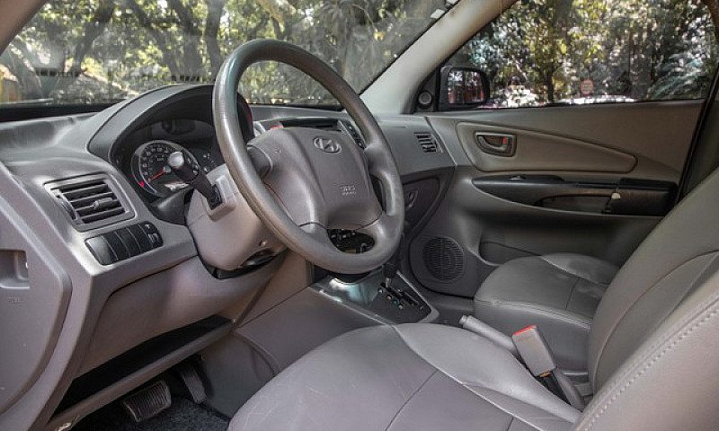 Hyundai Tucson Gls 2...