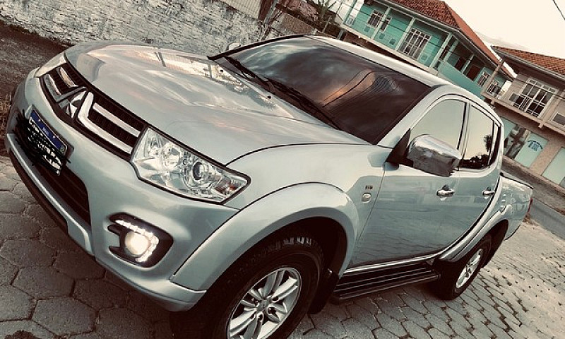L200 Triton Hpe 2017...