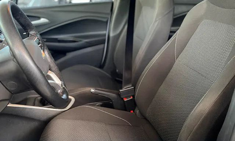 Chevrolet Onix Plus ...