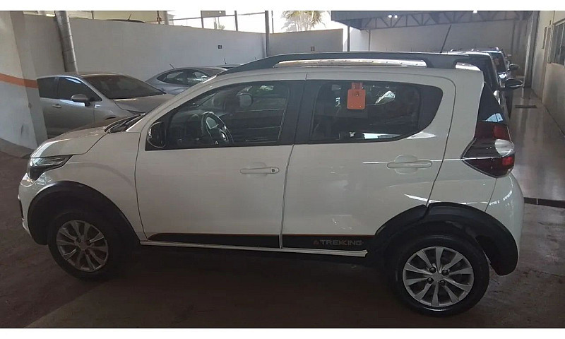 Fiat Mobi Trekking 1...