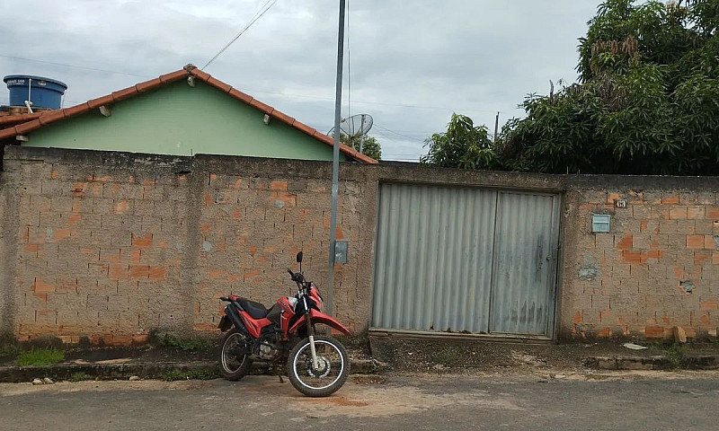 Vende-Se Casa E 1 Ba...