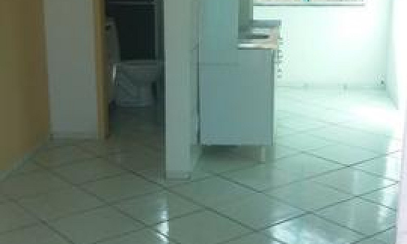 Alugo Apartamento 02...