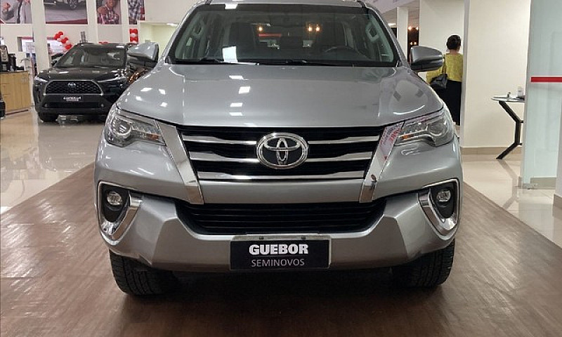 Toyota Hilux Sw4 2.8...