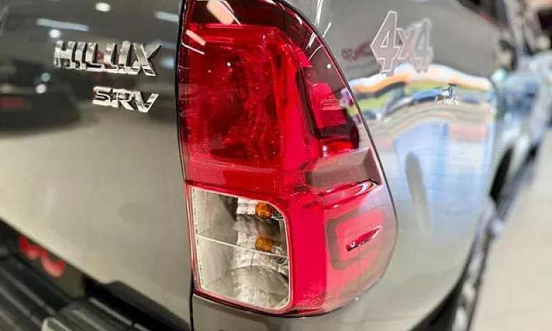 Toyota Hilux 2.8 Srv...