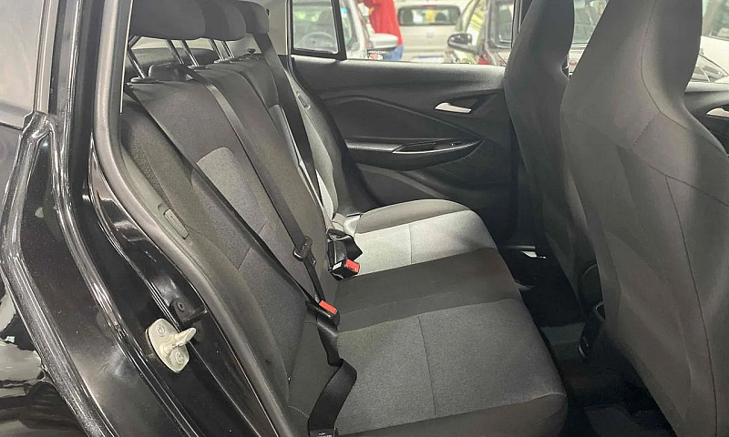 Chevrolet Onix Hatch...